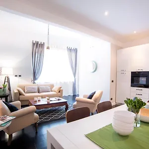 Rent In - Iv Novembre Roma