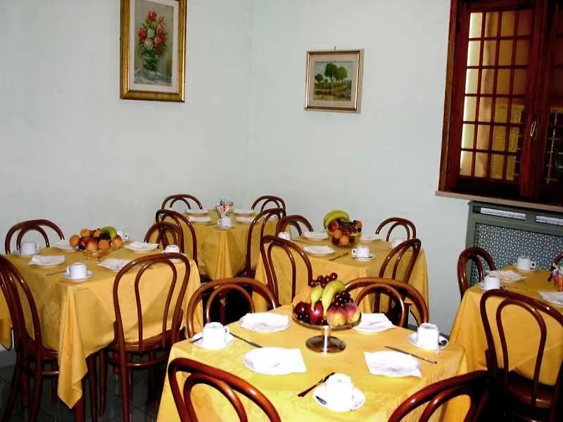 Hotel Augustea Ρώμη 3*,